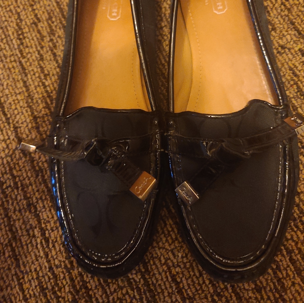 Dress shoes